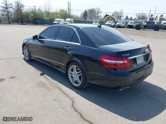 2013 Mercedes-Benz E-Class E 350 Luxury with VIN WDDHF8JBXDA716958, listed as a IAAI auction lot 42080974 with 134,248 mi miles. Bid and sale history available at carsss.com. Image 3.