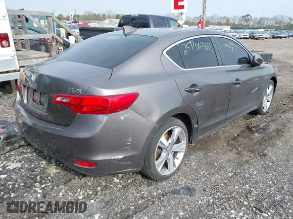 2013 Acura ILX Premium z VIN 19VDE1F54DE001539, wystawiony jako IAAI lot #42015973 z przebiegiem Nie podano mil oraz . Historia ofert i sprzedaży dostępna na DreamBid. Obrazek 4.