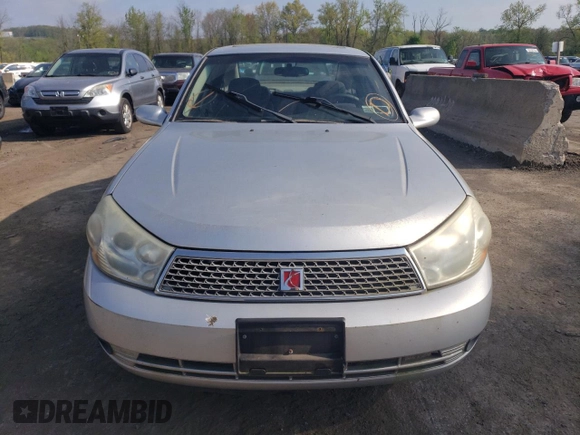 2005 Saturn L z VIN 1G8JD54R65Y501850, wystawiony jako Copart lot #53399664 z przebiegiem 56 759 mil mil oraz Czysty tytuł • Clean title. Historia ofert i sprzedaży dostępna na DreamBid. Obrazek 5.