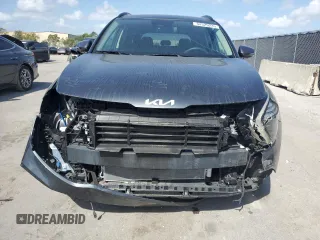 2025 Kia Sportage EX with VIN 5XYK33DF2SG242298, listed as a Copart auction lot 52529235 with 2,248 mi miles and Salvage Title. Bid and sale history available at carsss.com. Image 5.