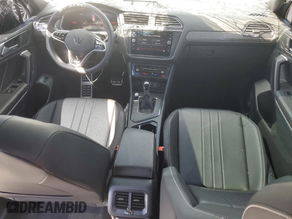 2024 Volkswagen Tiguan SE R-Line Black with VIN 3VVCB7AX1RM027893, listed as a Copart auction lot 51351375 with 25,296 mi miles and Salvage title. Bid and sale history available at DreamBid. Image 8.