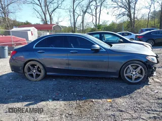 2016 Mercedes-Benz C 300 z VIN 55SWF4JB8GU160119, wystawiony jako IAAI lot #41887047 z przebiegiem 89 688 mil mil oraz . Historia ofert i sprzedaży dostępna na DreamBid. Obrazek 13.