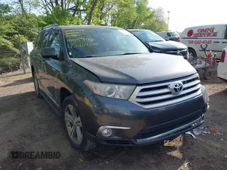 2011 Toyota Highlander Limited with VIN 5TDDK3EH7BS055802, listed as a IAAI auction lot 42207525 with 146,827 mi miles and . Bid and sale history available at DreamBid. Image 1.