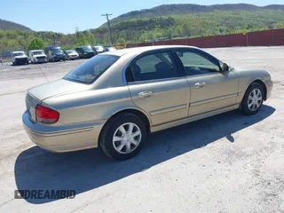 2004 Hyundai Sonata with VIN KMHWF25S94A048669, listed as a IAAI auction lot 42109535 with 157,687 mi miles. Bid and sale history available at carsss.com. Image 4.