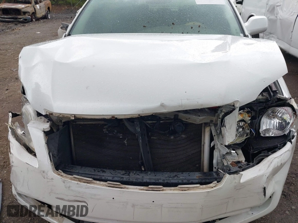 2005 Toyota Avalon XL z VIN 4T1BK36B65U032377, wystawiony jako IAAI lot #42100475 z przebiegiem Nie podano mil oraz . Historia ofert i sprzedaży dostępna na DreamBid. Obrazek 6.