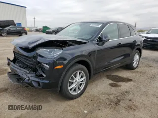 2017 Porsche Cayenne z VIN WP1AA2A22HKA88609, wystawiony jako Copart lot #56906895 z przebiegiem 24 337 mil mil oraz Szkoda całkowita • Salvage title. Historia ofert i sprzedaży dostępna na DreamBid. Obrazek 1.