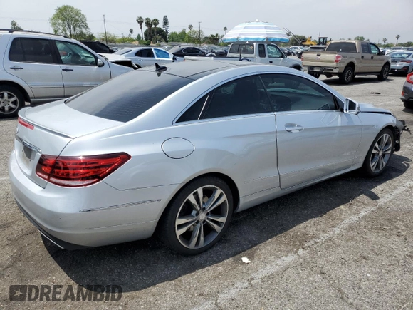 2014 Mercedes-Benz E 350 z VIN WDDKJ5KB3EF257147, wystawiony jako Copart lot #58839015 z przebiegiem 110 024 mil mil oraz Szkoda całkowita • Salvage title. Historia ofert i sprzedaży dostępna na DreamBid. Obrazek 3.