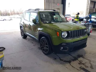 2016 Jeep Renegade Latitude with VIN ZACCJABW0GPC84719, listed as a IAAI auction lot 41375338 with 90,143 mi miles. Bid and sale history available at carsss.com. Image 1.