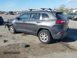 2016 Jeep Cherokee Latitude z VIN 1C4PJMCS1GW242738, wystawiony jako IAAI lot #40765174 z przebiegiem 33 196 mil mil oraz . Historia ofert i sprzedaży dostępna na DreamBid. Obrazek 3.