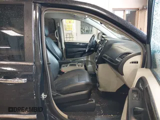 2016 Chrysler Town & Country Touring with VIN 2C4RC1BG1GR165957, listed as a IAAI auction lot 41937581 with 156,769 mi miles. Bid and sale history available at carsss.com. Image 5.