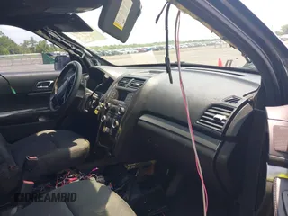 2017 Ford Police Interceptor Utility z VIN 1FM5K8AR6HGC26411, wystawiony jako IAAI lot #42685189 z przebiegiem 75 687 mil mil oraz . Historia ofert i sprzedaży dostępna na DreamBid. Obrazek 5.