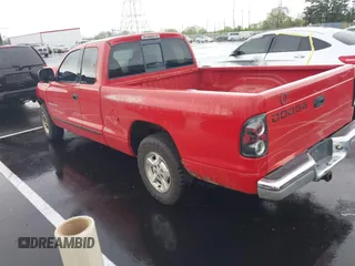 1999 Dodge Dakota SLT z VIN 1B7GL22X3XS155894, wystawiony jako IAAI lot #41938830 z przebiegiem 224 068 mil mil oraz . Historia ofert i sprzedaży dostępna na DreamBid. Obrazek 3.