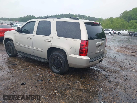 2010 Chevrolet Tahoe LT z VIN 1GNMCBE32AR228142, wystawiony jako IAAI lot #42119831 z przebiegiem 220 026 mil mil oraz . Historia ofert i sprzedaży dostępna na DreamBid. Obrazek 3.