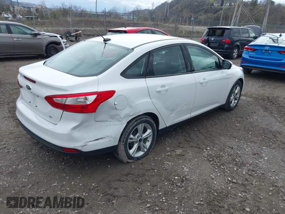 2014 Ford Focus SE with VIN 1FADP3F29EL424571, listed as a IAAI auction lot 41951096 with 88,486 mi miles. Bid and sale history available at carsss.com. Image 4.