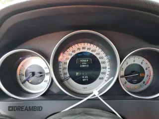 2014 Mercedes-Benz C 250 Sport z VIN WDDGF4HB1EA933844, wystawiony jako Copart lot #56911155 z przebiegiem 228 015 mil mil oraz Szkoda całkowita • Salvage title. Historia ofert i sprzedaży dostępna na DreamBid. Obrazek 9.