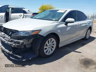 2023 Toyota Camry LE z VIN 4T1C11AK3PU182386, wystawiony jako IAAI lot #42118553 z przebiegiem 38 705 mil mil oraz . Historia ofert i sprzedaży dostępna na DreamBid. Obrazek 20.