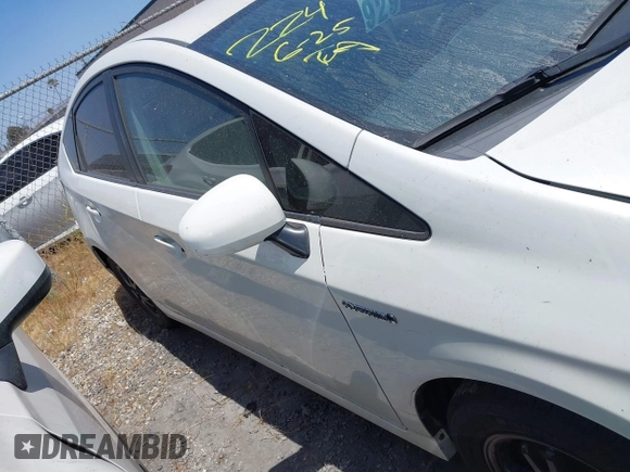 2015 Toyota Prius Four with VIN JTDKN3DU8F1993386, listed as a IAAI auction lot 42333733 with 168,754 mi miles and . Bid and sale history available at DreamBid. Image 13.