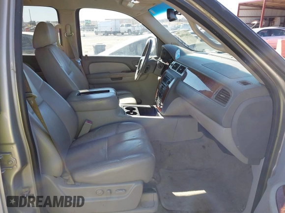 2008 Chevrolet Suburban 2LT with VIN 3GNFK16368G101859, listed as a IAAI auction lot 41665968 with 181,193 mi miles and . Bid and sale history available at DreamBid. Image 5.