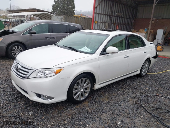 2011 Toyota Avalon with VIN 4T1BK3DB9BU431427, listed as a IAAI auction lot 41908417 with 109,553 mi miles. Bid and sale history available at carsss.com. Image 17.