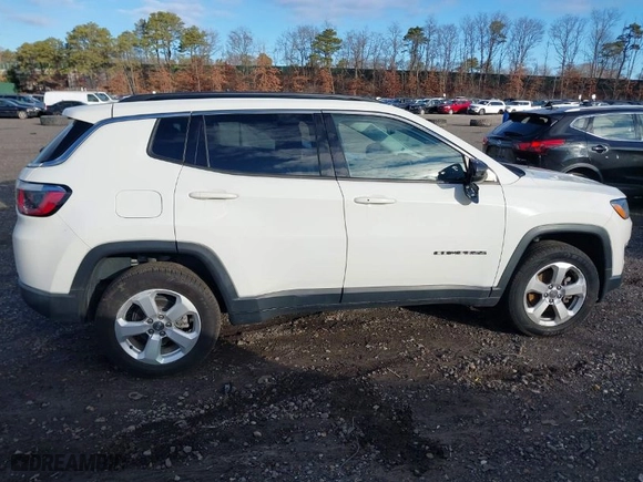 2019 Jeep Compass Latitude with VIN 3C4NJDBB8KT742273, listed as a IAAI auction lot 41160958 with 75,688 mi miles. Bid and sale history available at carsss.com. Image 13.
