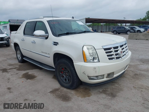 2010 Cadillac Escalade EXT z VIN 3GYVKLEF4AG171775, wystawiony jako IAAI lot #42413511 z przebiegiem Nie podano mil oraz . Historia ofert i sprzedaży dostępna na DreamBid. Obrazek 1.