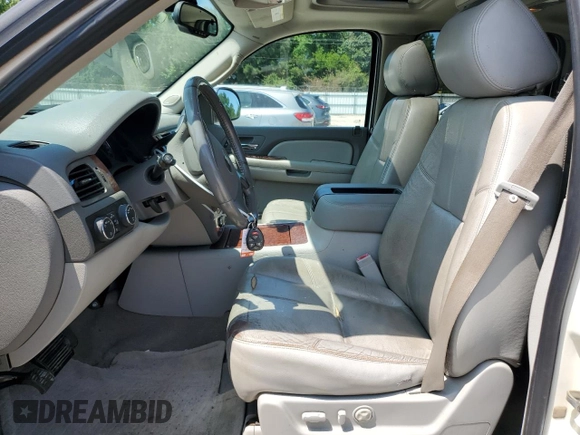 2008 Chevrolet Suburban LTZ with VIN 1GNFK16388R213823, listed as a Copart auction lot 57807615 with 329,193 mi miles and Clean title. Bid and sale history available at DreamBid. Image 7.