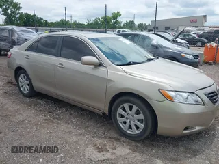 2007 Toyota Camry LE z VIN 4T1BK46K87U513255, wystawiony jako IAAI lot #42381111 z przebiegiem 190 315 mil mil oraz . Historia ofert i sprzedaży dostępna na DreamBid. Obrazek 1.