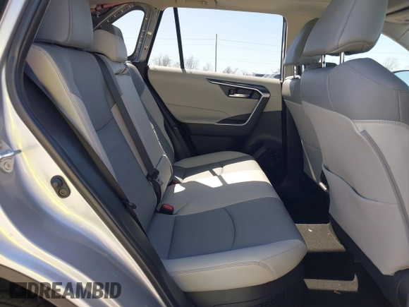 2023 Toyota RAV4 Hybrid XLE Premium z VIN 4T3B6RFV6PU139151, wystawiony jako IAAI lot #41665860 z przebiegiem 7 171 mil mil oraz . Historia ofert i sprzedaży dostępna na DreamBid. Obrazek 8.