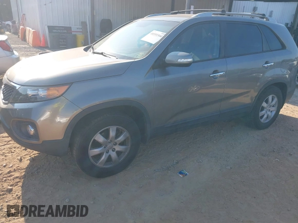 2013 Kia Sorento LX with VIN 5XYKT3A63DG339792, listed as a IAAI auction lot 40555344 with 172,247 mi miles and . Bid and sale history available at carsss.com. Image 2.
