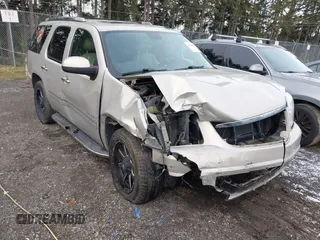 2010 GMC Yukon Denali with VIN 1GKUKEEF5AR129925, listed as a IAAI auction lot 41488638 with 109,148 mi miles. Bid and sale history available at carsss.com. Image 1.