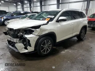 2019 Toyota Highlander SE with VIN 5TDJZRFH6KS564781, listed as a Copart auction lot 49109065 with 90,282 mi miles and Salvage Title. Bid and sale history available at carsss.com. Image 1.