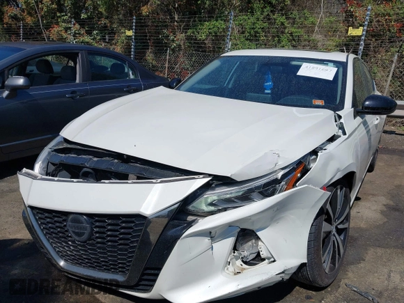 2019 Nissan Altima 2.5 SR with VIN 1N4BL4CV7KC169504, listed as a IAAI auction lot 41891687 with 88,906 mi miles. Bid and sale history available at carsss.com. Image 12.