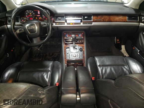 2008 Audi A8 z VIN WAULV94E18N001999, wystawiony jako Copart lot #43851955 z przebiegiem 114 763 mil mil oraz Szkoda całkowita • Salvage title. Historia ofert i sprzedaży dostępna na DreamBid. Obrazek 8.