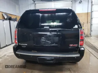2013 GMC Yukon Denali z VIN 1GKS2EEFXDR200614, wystawiony jako Copart lot #54401155 z przebiegiem 178 481 mil mil oraz Czysty tytuł • Clean title. Historia ofert i sprzedaży dostępna na DreamBid. Obrazek 6.