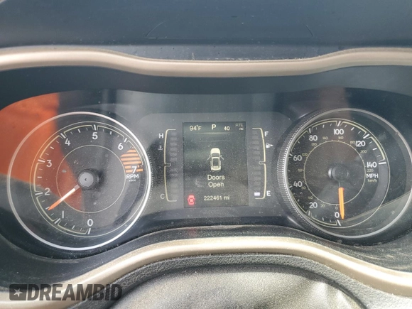2016 Jeep Cherokee Latitude with VIN 1C4PJMCB5GW210133, listed as a Copart auction lot 61161545 with 222,461 mi miles and Clean title. Bid and sale history available at DreamBid. Image 9.