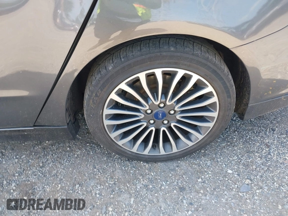2018 Ford Fusion Titanium с VIN 3FA6P0SU2JR164525, выставлен на аукционе IAAI как лот 42585653 с пробегом 85 712 миль миль и . История ставок и продаж доступна на DreamBid. Изображение 12.