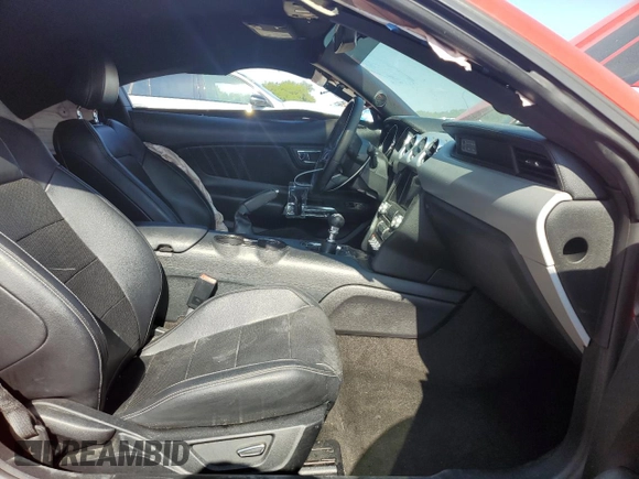 2016 Ford Mustang EcoBoost z VIN 1FA6P8TH3G5277282, wystawiony jako Copart lot #57699385 z przebiegiem 135 076 mil mil oraz Szkoda całkowita • Salvage title. Historia ofert i sprzedaży dostępna na DreamBid. Obrazek 7.