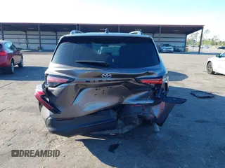 2021 Toyota Sienna LE with VIN 5TDKRKEC9MS040481, listed as a IAAI auction lot 41881118 with 41,843 mi miles. Bid and sale history available at carsss.com. Image 16.