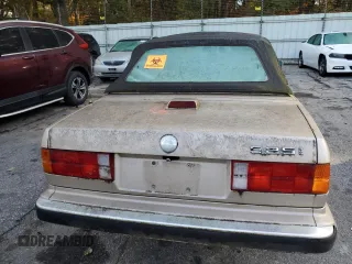 1988 BMW 3 Series z VIN WBABB230XJ8861681, wystawiony jako Copart lot #82829404 z przebiegiem Nie podano mil oraz Czysty tytuł • Clean title. Historia ofert i sprzedaży dostępna na DreamBid. Obrazek 6.