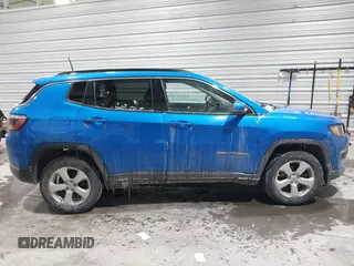 2018 Jeep Compass Altitude with VIN 3C4NJDBB2JT200181, listed as a IAAI auction lot 41374793 with 158,794 mi miles and . Bid and sale history available at carsss.com. Image 13.