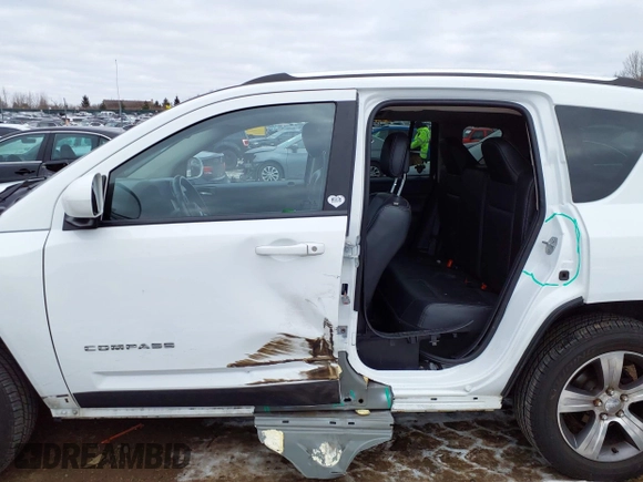 2017 Jeep Compass Latitude с VIN 1C4NJDEB5HD139453, выставлен на аукционе IAAI как лот 41160877 с пробегом 77 906 миль миль и . История ставок и продаж доступна на DreamBid. Изображение 6.