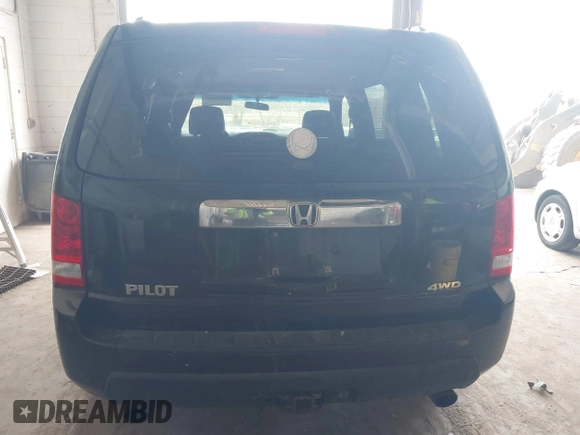 2011 Honda Pilot EX with VIN 5FNYF4H45BB093652, listed as a IAAI auction lot 41872586 with 213,125 mi miles. Bid and sale history available at carsss.com. Image 16.