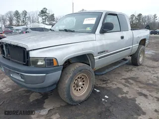2001 Dodge Ram 1500 with VIN 3B7HF13Y01M516978, listed as a IAAI auction lot 41303914 with 185,361 mi miles. Bid and sale history available at carsss.com. Image 2.
