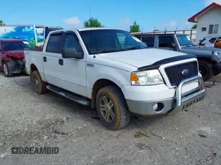 2006 Ford F-150 XLT z VIN 1FTPW14V66KD69645, wystawiony jako IAAI lot #42537636 z przebiegiem 237 535 mil mil oraz . Historia ofert i sprzedaży dostępna na DreamBid. Obrazek 1.