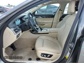 2018 BMW 7 Series 740i xDrive with VIN WBA7E4C51JGV23905, listed as a Copart auction lot 46949643 with 33,842 mi miles. Bid and sale history available at carsss.com. Image 7.