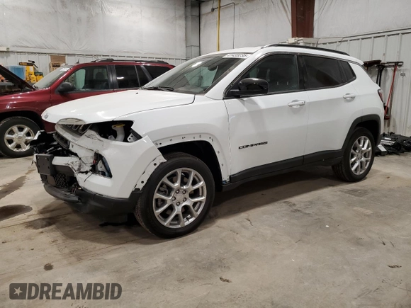 2024 Jeep Compass Latitude Lux z VIN 3C4NJDFN0RT127036, wystawiony jako Copart lot #41433235 z przebiegiem 2 361 mil mil oraz Szkoda całkowita • Salvage title. Historia ofert i sprzedaży dostępna na DreamBid. Obrazek 1.