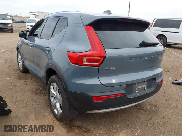 2021 Volvo XC40 Momentum with VIN YV4162UK3M2473571, listed as a IAAI auction lot 41718239 with 60,324 mi miles. Bid and sale history available at carsss.com. Image 3.