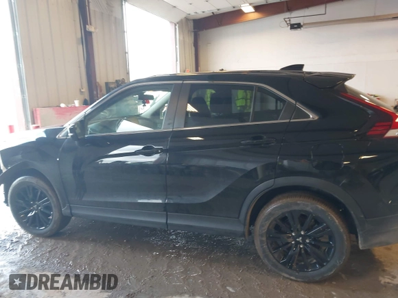 2024 Mitsubishi Eclipse Cross LE z VIN JA4ATVAA2RZ013156, wystawiony jako IAAI lot #41723043 z przebiegiem 21 840 mil mil oraz . Historia ofert i sprzedaży dostępna na DreamBid. Obrazek 14.
