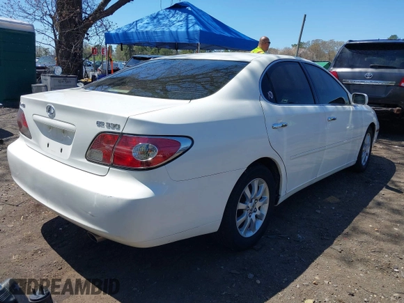 2004 Lexus ES 330 with VIN JTHBA30G145039952, listed as a IAAI auction lot 42114092 with 201,687 mi miles. Bid and sale history available at carsss.com. Image 4.
