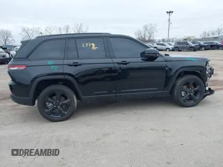 2024 Jeep Grand Cherokee Limited z VIN 1C4RJHBG6RC697148, wystawiony jako IAAI lot #41902772 z przebiegiem 8 082 mil mil oraz . Historia ofert i sprzedaży dostępna na DreamBid. Obrazek 13.